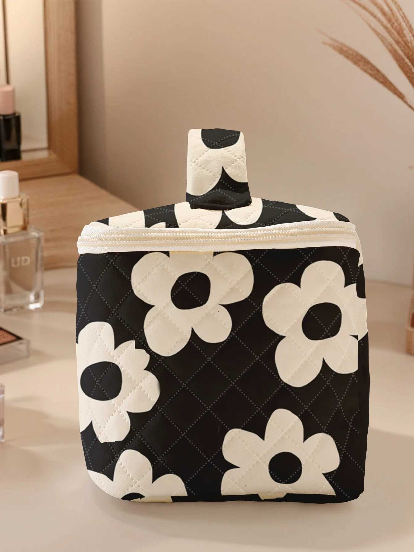 1pcPortable travel cosmetics with small yellow flower patterns large capacity travel storage bag cute and stylish makeup bag Y2508091