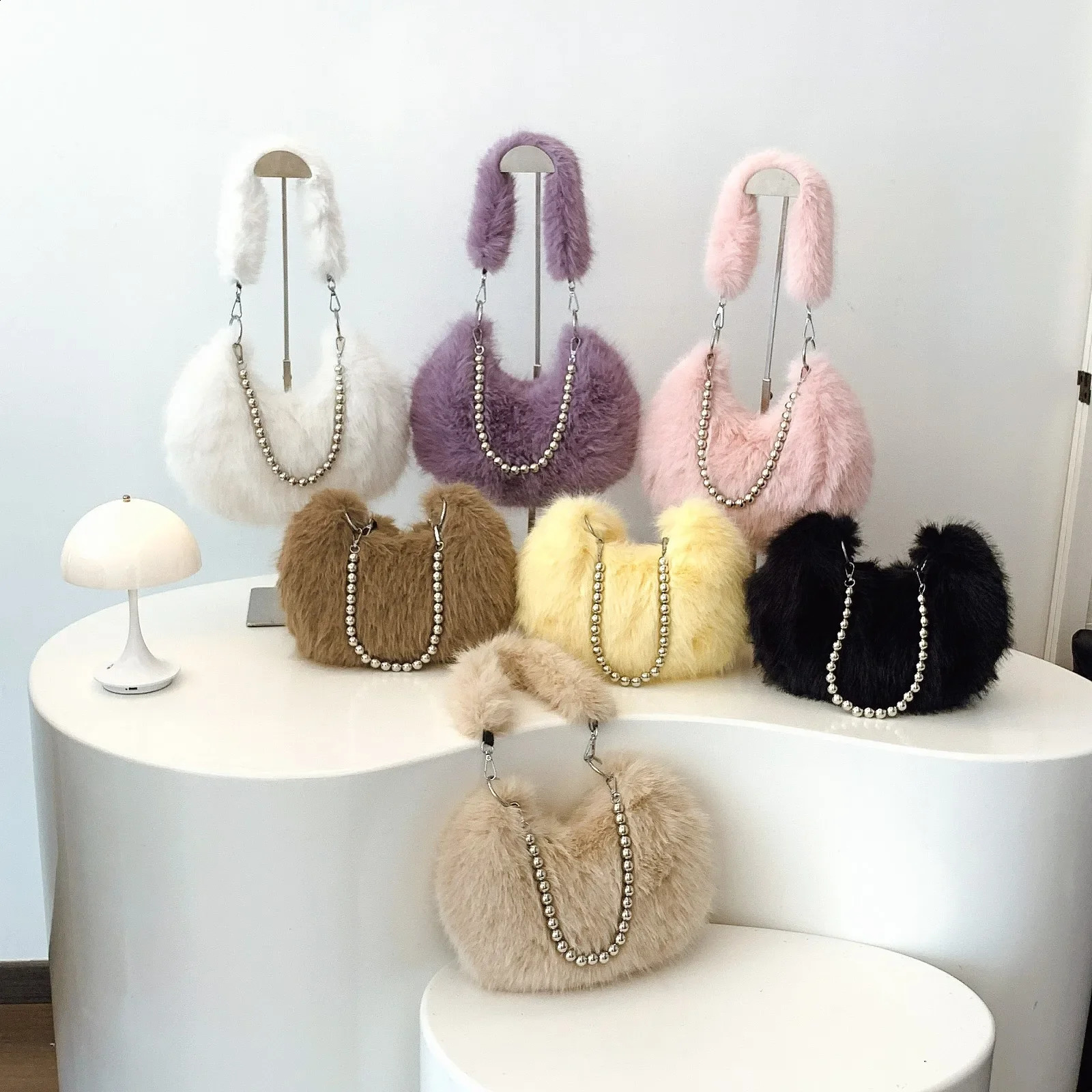 Plush Women Armpit Purse with Chain Fluffy Versatile Shoulder Bag Faux Fur Fashion Underarm Bag Ladies Winter Furry Tote Handbag 250809