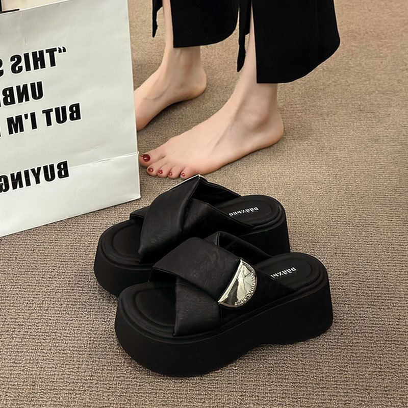 High end style thick soled women's sandals summer outdoor fashion new style super popular height increasing slippers designer sandals