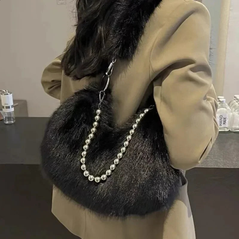 Plush Women Armpit Purse with Chain Fluffy Versatile Shoulder Bag Faux Fur Fashion Underarm Bag Ladies Winter Furry Tote Handbag 250809