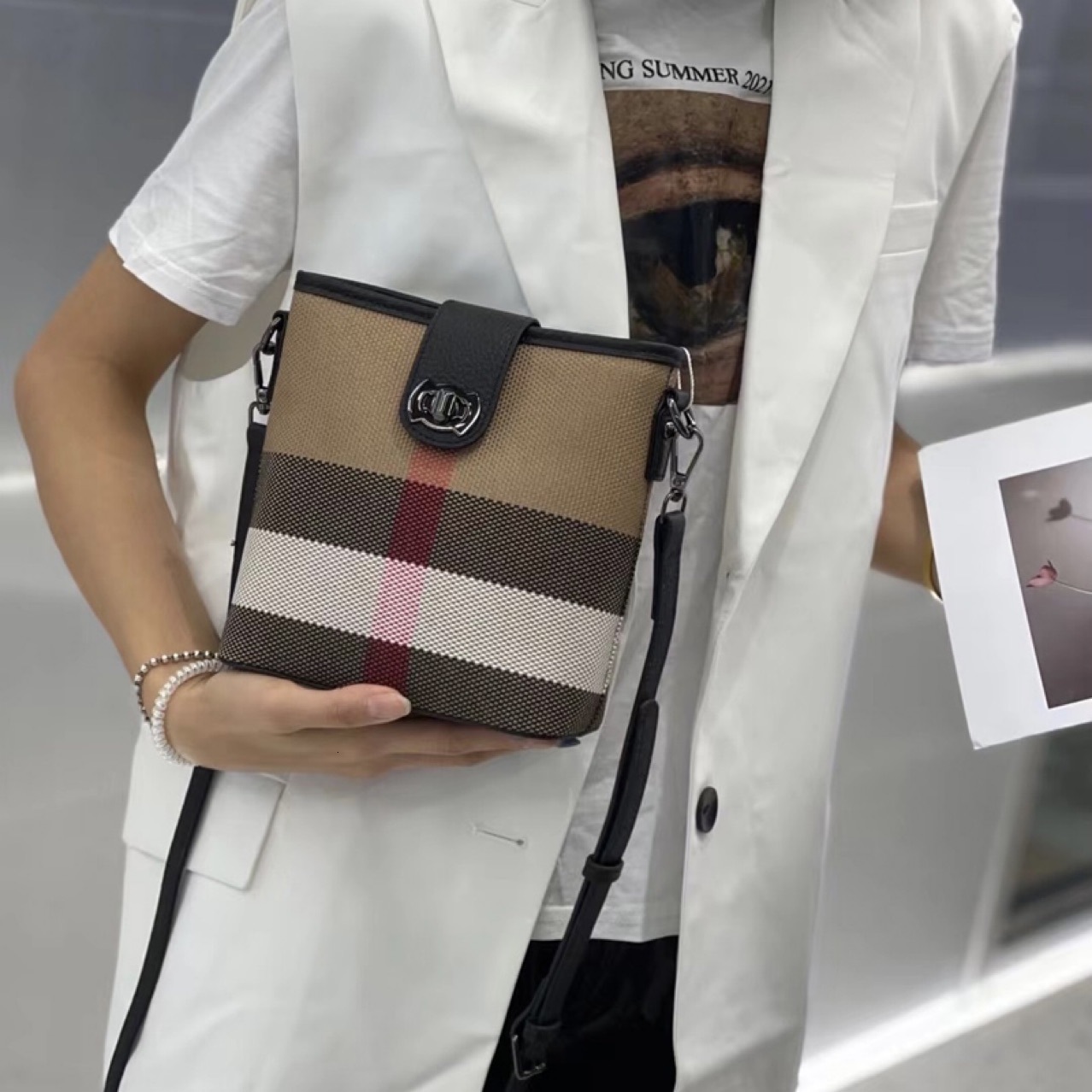 2025 New Women's Design Handbag Wallet Classic Checkered Women's Bucket Bag Diagonal Shoulder Bag Cowhide European And American Fashion Brow