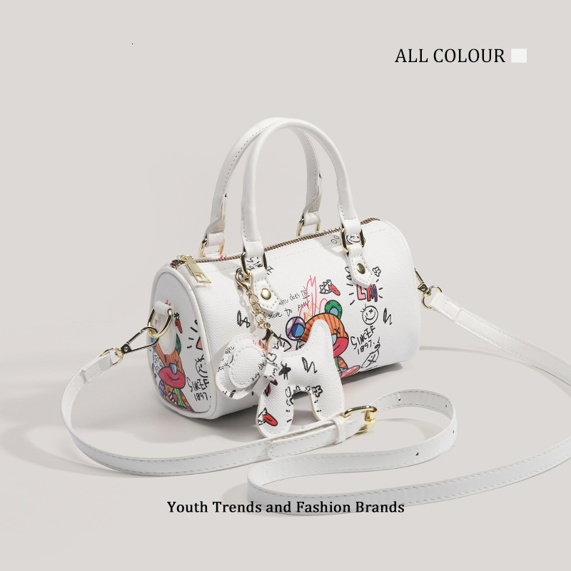2025 New Graffiti Handbag Bear Bucket Fashion Single Shoulder Crossbody Bag ddmymoon