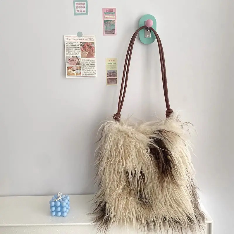 Niche Single Shoulder Crossbody Underarm Bags Womens Autumn Winter Plush Tote Bag 250809