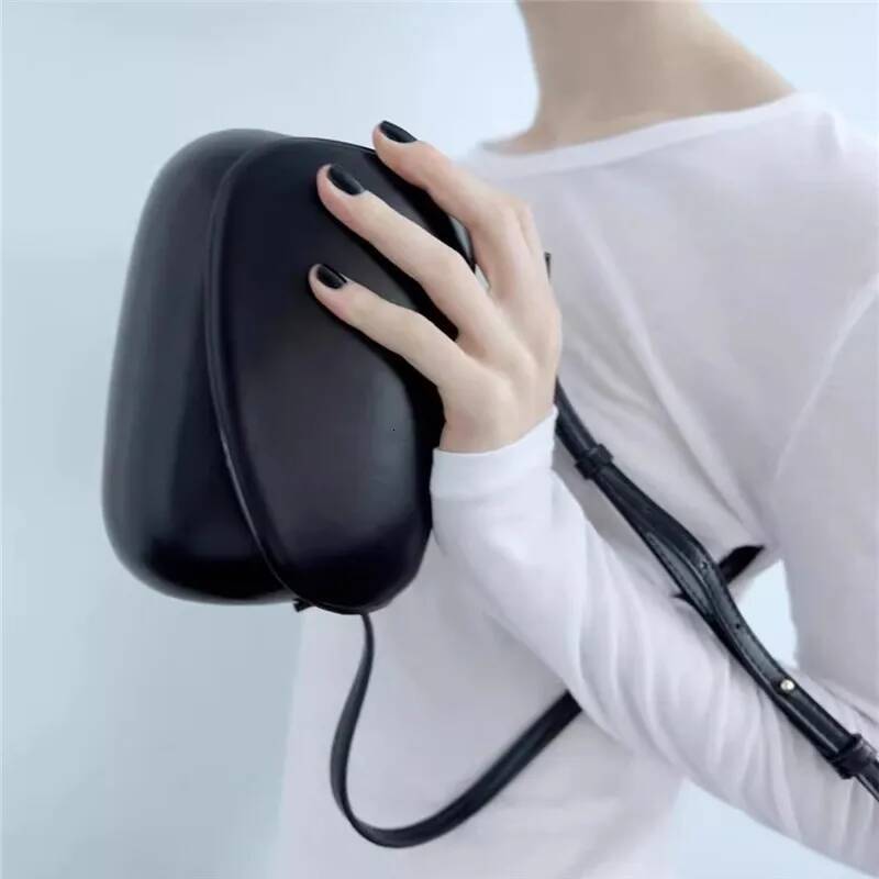 Small Leather Saddle Armpit Bags For Women 2025 Summer Chain Shoulder Crossbody Bag Ladies Vintage Underarm Handbags Bolsa