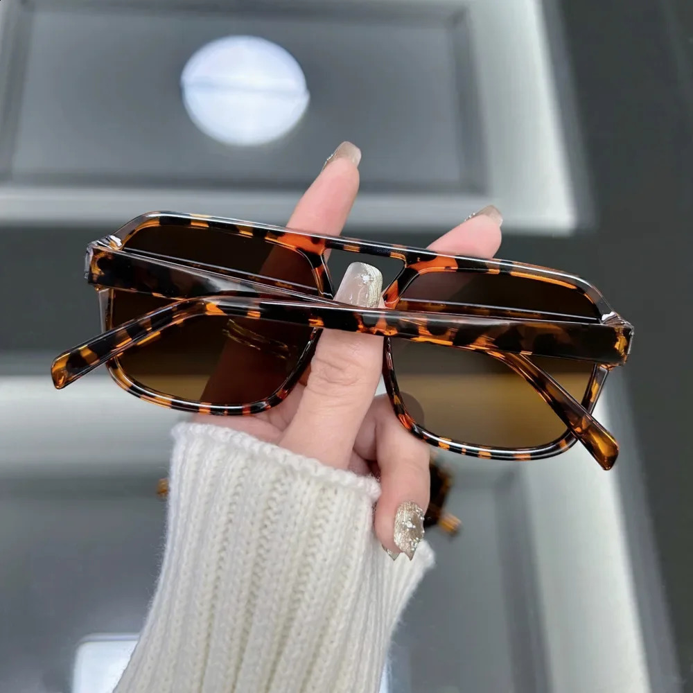 Vintage Square Sunglasse Retro Leopard Sun Glasses Female Shades Mirror Fashion Outdoor Oculos De Sol 250805