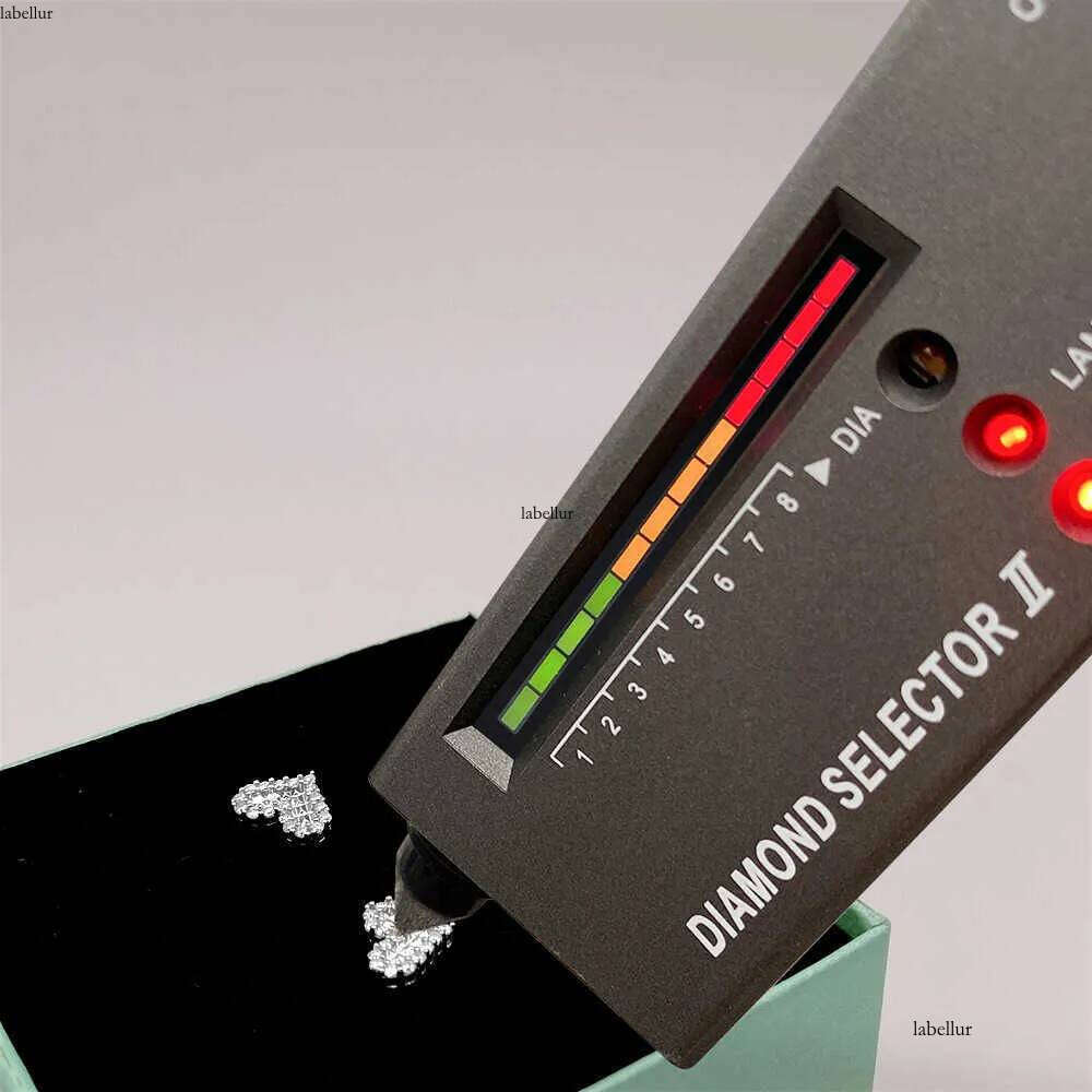 Ins2022 new mens and womens heart-shaped hip-hop jewelry VVSs pure sier with Mozambique earrings