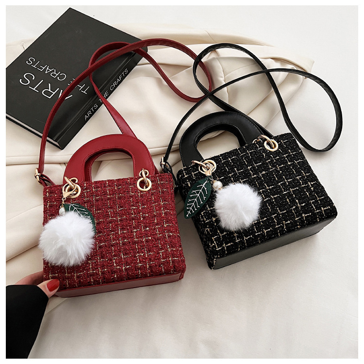 Niche Design New Fashion Versatile Crossbody High-Quality Texture Sweet Cool Handbag ddmymoon