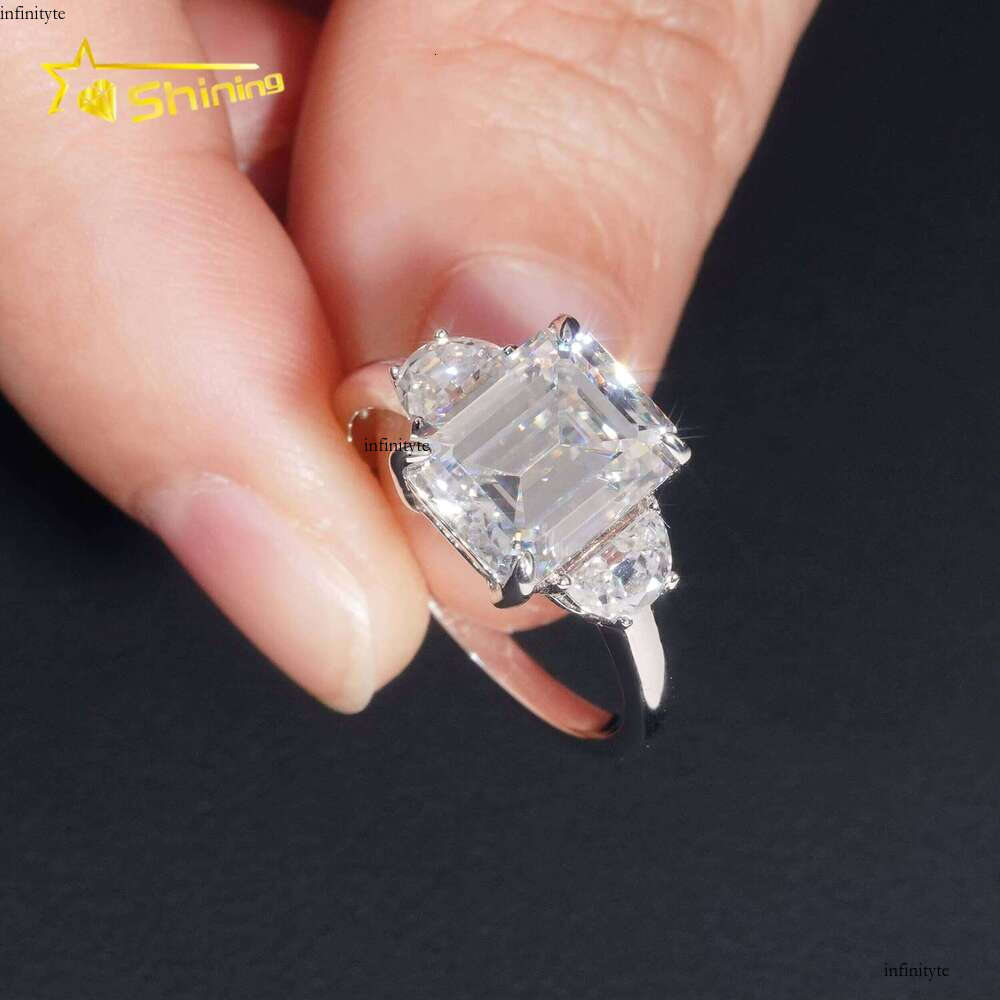 Luxurious Rectangular Cut Sterling Silver 2.5ct VVS Moissanite Engagement Wedding Ring