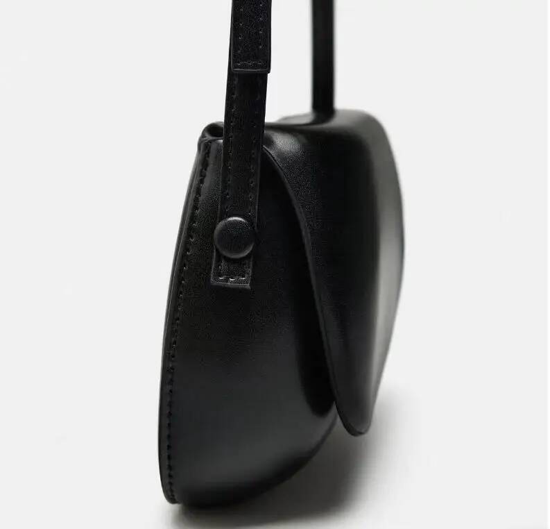 Small Leather Saddle Armpit Bags For Women 2025 Summer Chain Shoulder Crossbody Bag Ladies Vintage Underarm Handbags Bolsa