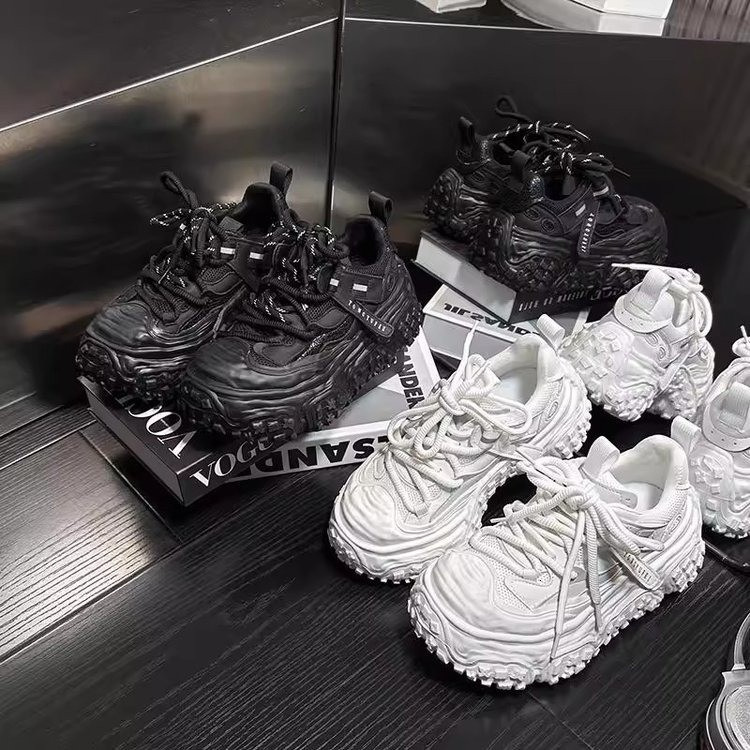 2025 designer's new women's dad shoes, lace up height increasing sports and leisure shoes, lightweight thick soled women's single shoes