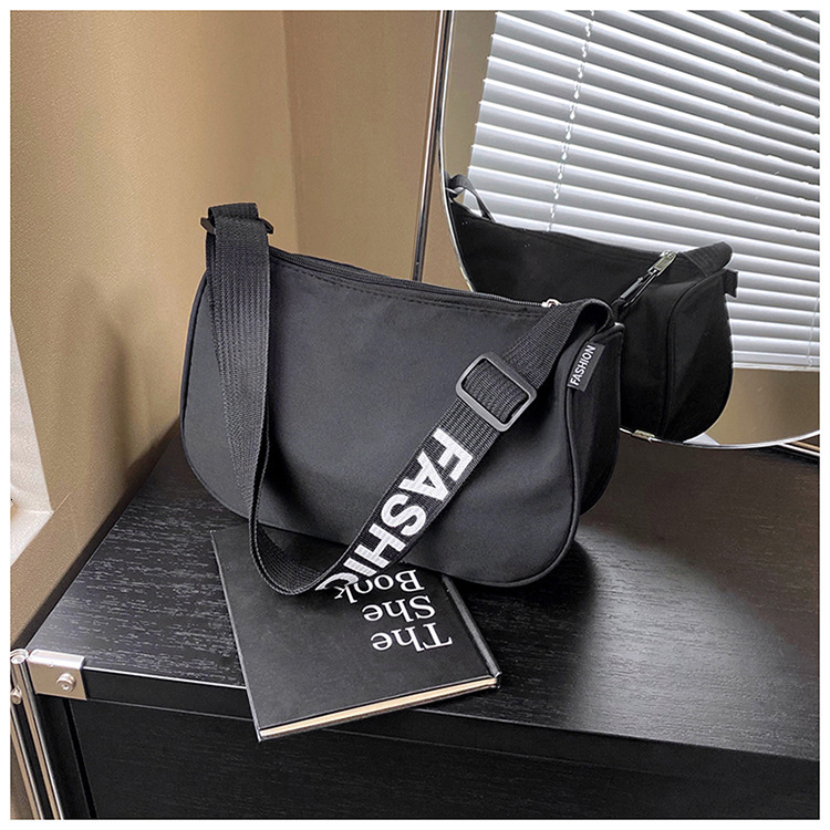 Niche Design Luxury Bag Cute Commuter Single Designer Bag Shoulder Saddle Bag Large Capacity Dumpling Crossbody Bag Casual Versatile Fashion Underarm 