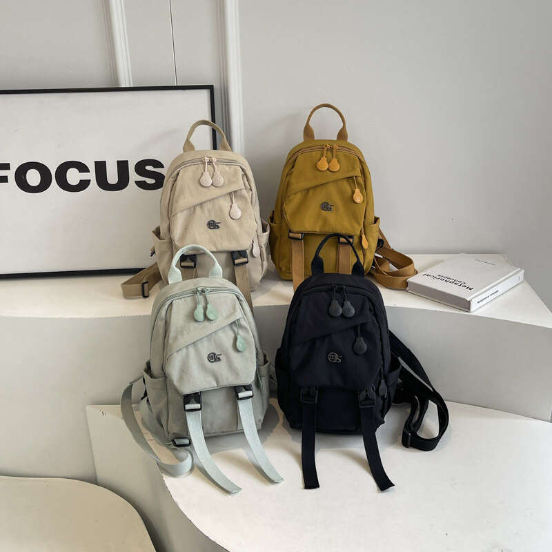Hot Selling Women's Multi-Color Lightweight Outdoor Casual Cover Design Niche Travel Backpack Designer Bags