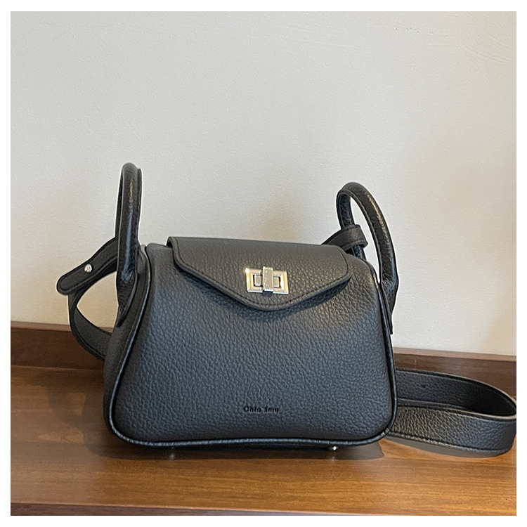 Korean Version Niche Luxury Designer Bag Design Women's Bag 2025 New Fashionable Versatile Commuter Bag Feel Cross-border Trendy Single Shoulder 