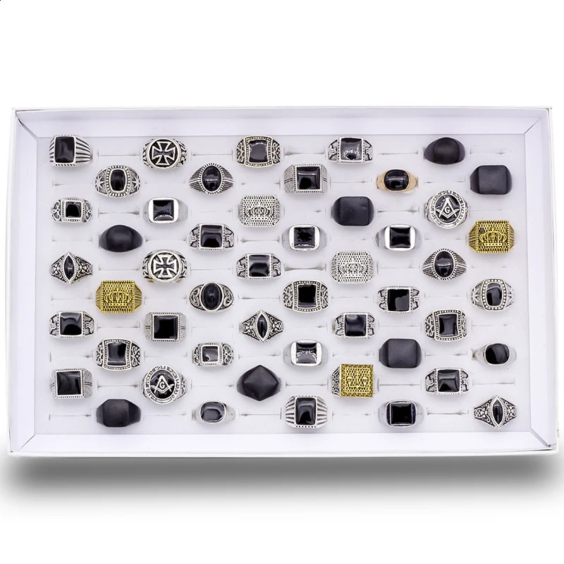 20 Pcs/Lot Geometric Square Classic Metal Men Rings Fashion Jewelry Wholesale Party Gifts Size 17mm-22mm 250807