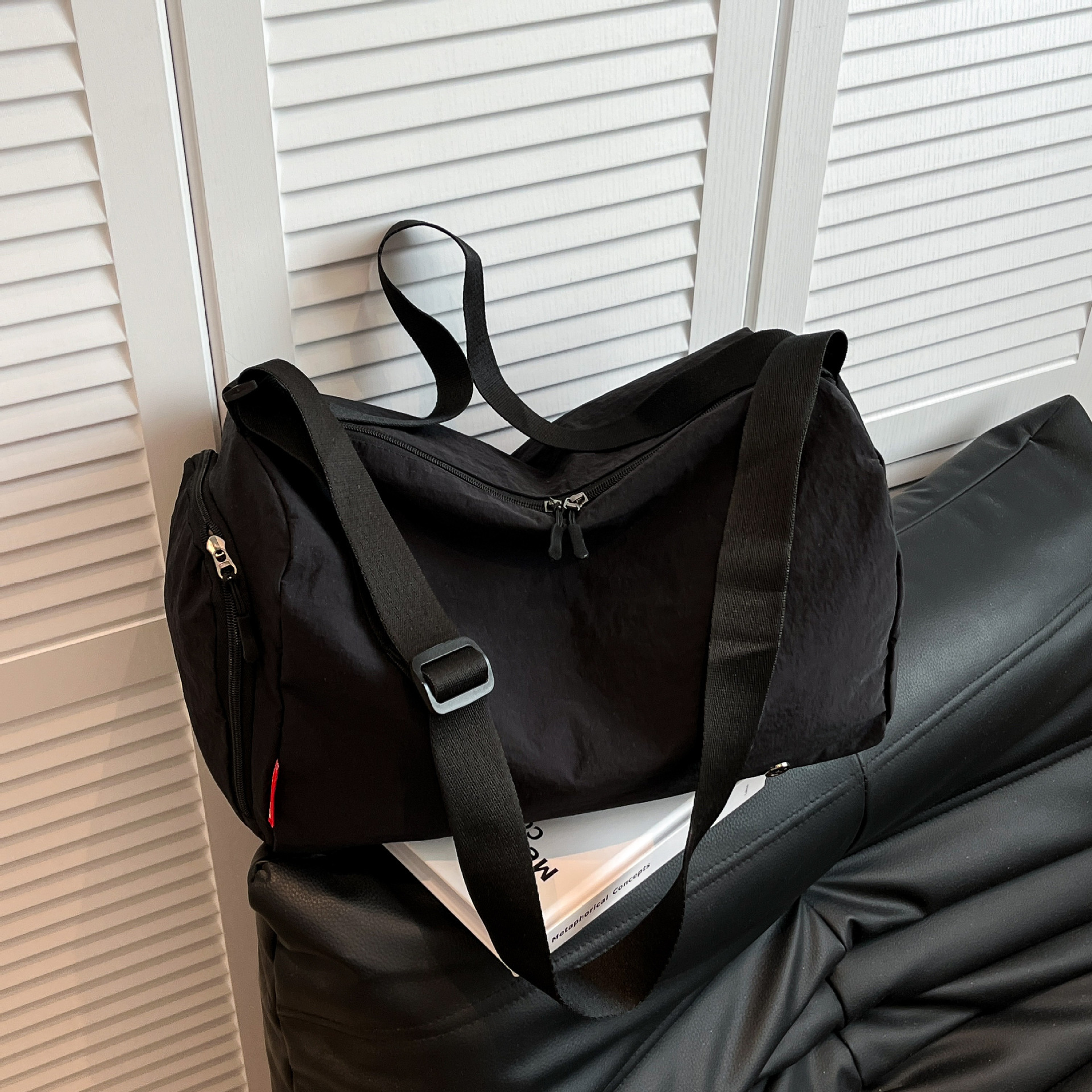 Cross-border Short Trip Travel Bag Swimming Fitness Sports Bag Yoga Commuting Casual Toast Bag Simple Luxury Designer Bag Bag Versatile Crossbody Bag
