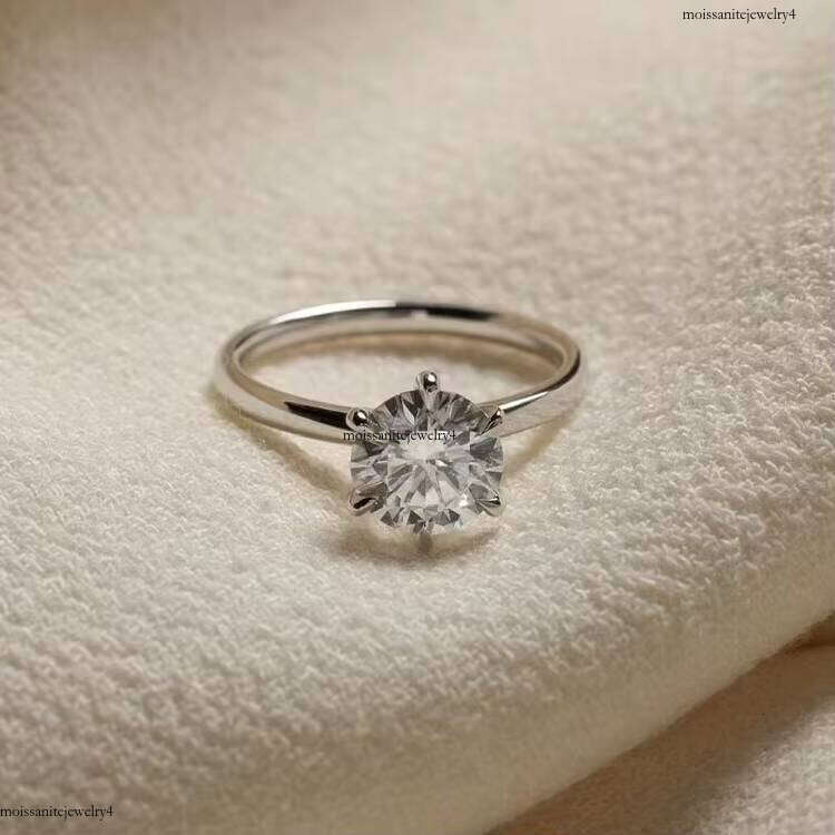 Hot Selling Six Claws Engagement D-VVS Moissanite 1ct White Gold Plated Sterling Sier Ring