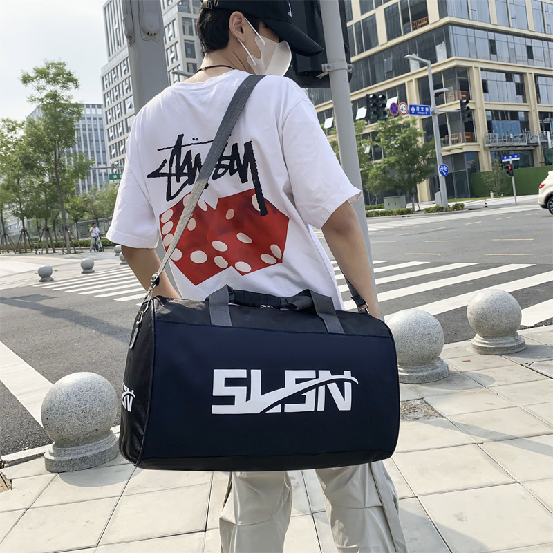 Large Capacity Simple Casual Travel Luxury Bag Bag For Men And Women Shoulder Handbag Designer Bag For Travel Fitness And Yoga