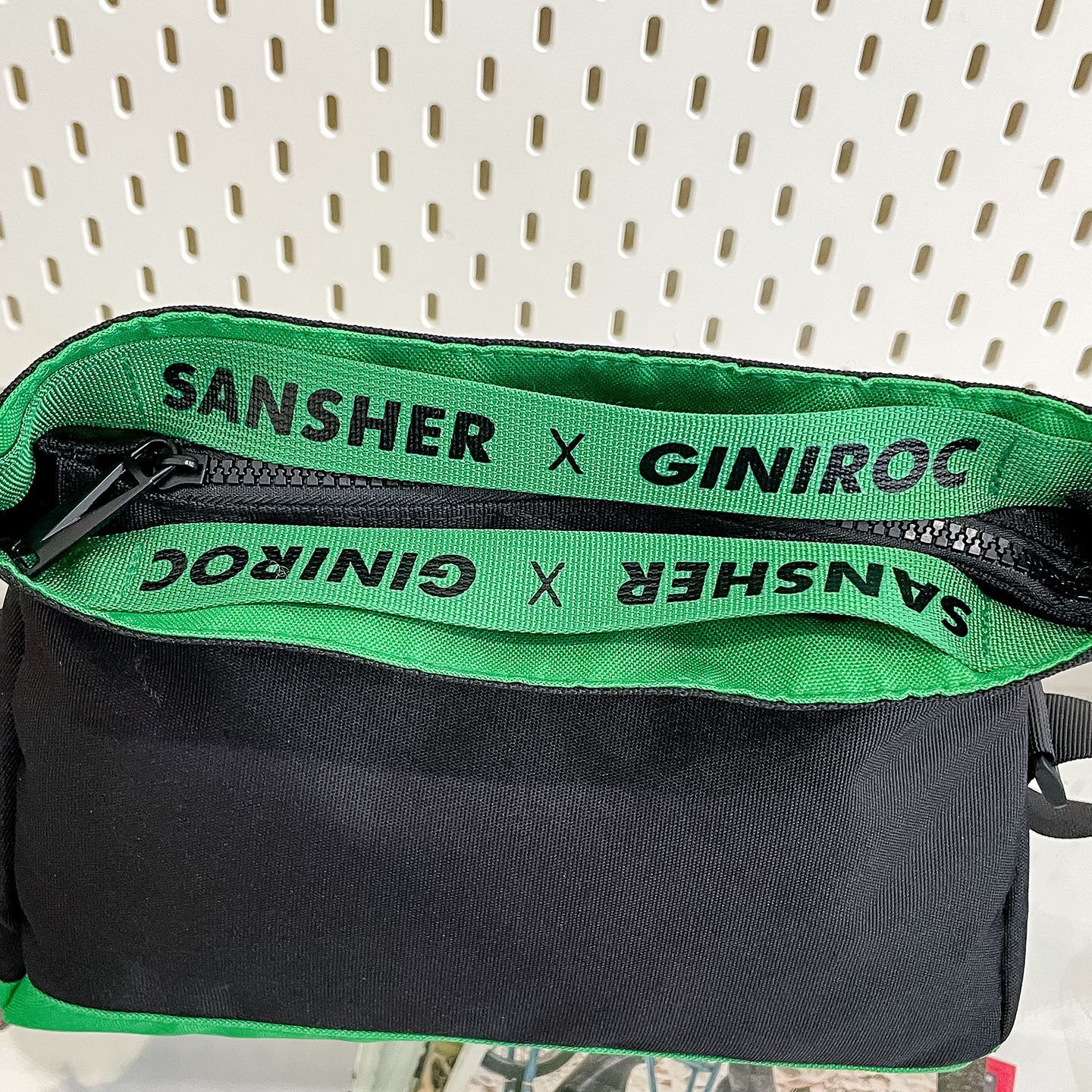 Unisex Single Shoulder Bag Cross-border Designer Bag High-value Texture Storage Bag Outdoor Sports Fashion Bag Trendy Luxury Bag Cool Portable Crossbo
