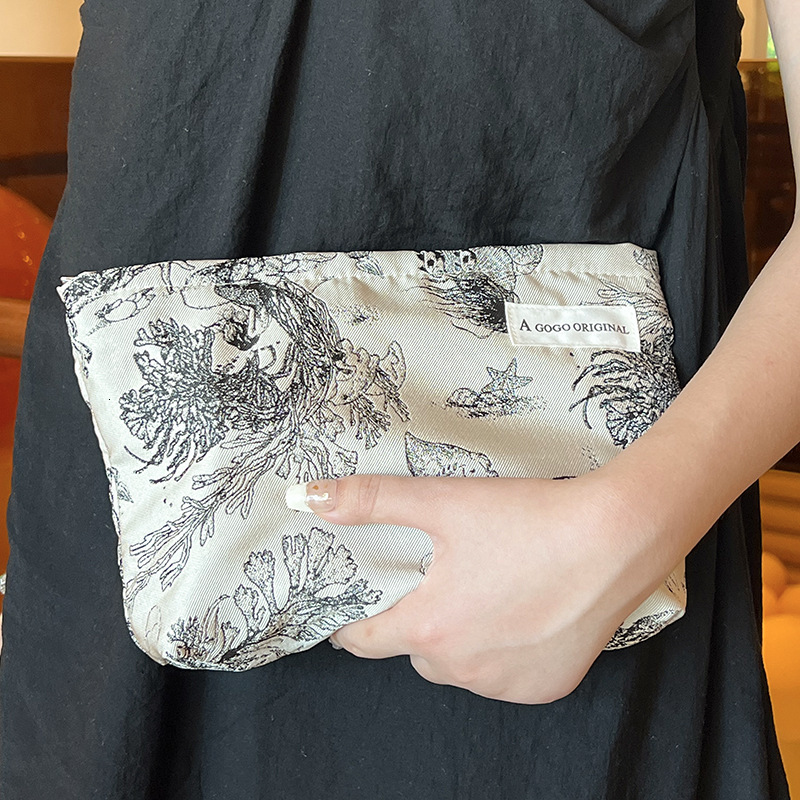 Cross-border Simple Makeup Bag Portable Skincare Luxury Bagfree Shipping Designer Storage Bag Travel Toiletry Bag Underwear Bag Canvas Bag Clutch Bag
