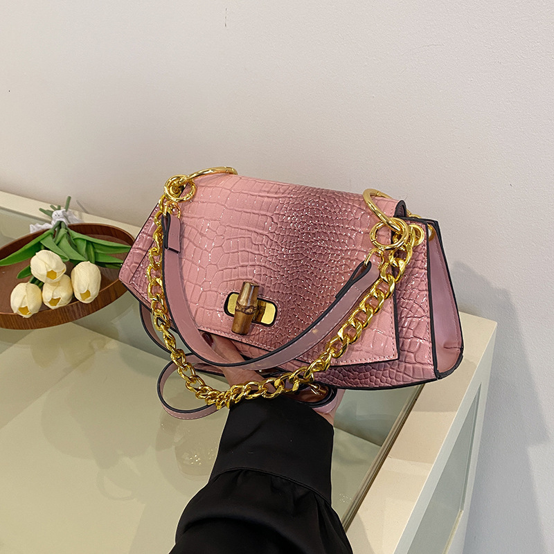 Luxury Bag Women's Bag Autumn Winter New High-end Niche Designer Bag Crocodile Pattern Retro Crossbody Bag Versatile Hot-selling Chain Shoulder B