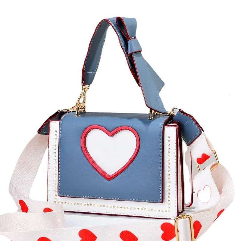 Wide Shoulder Strap Small Square Bag Messenger Female Versatile Niche Design High End Sensitive Heart Handbag Wholesale