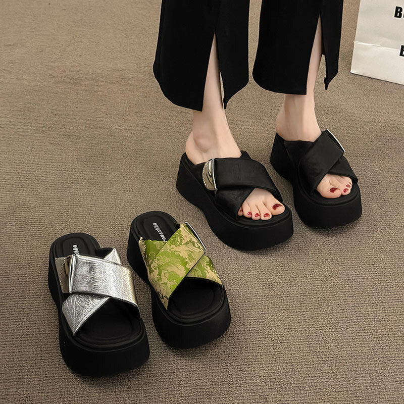 High end style thick soled women's sandals summer outdoor fashion new style super popular height increasing slippers designer sandals