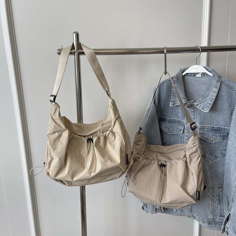 2025 New Women's Fashion Trendy Pleated Bag Large Capacity Crossbody Luxury Bag Bag Canvas Designer Bag Cross-border Trendy Casual Shoulder Bag