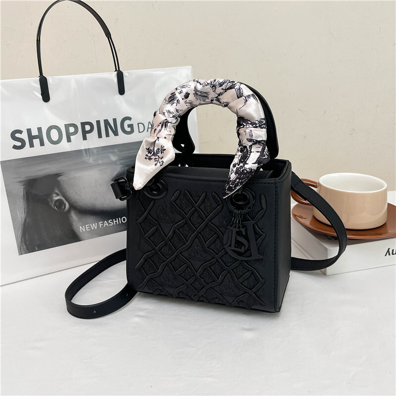 Designer's Embroidered And Sewn Princess Diana Style Crossbody Bag, Multifunctional Fashion Scarf, Single Shoulder Handbag, Cross-border Women�