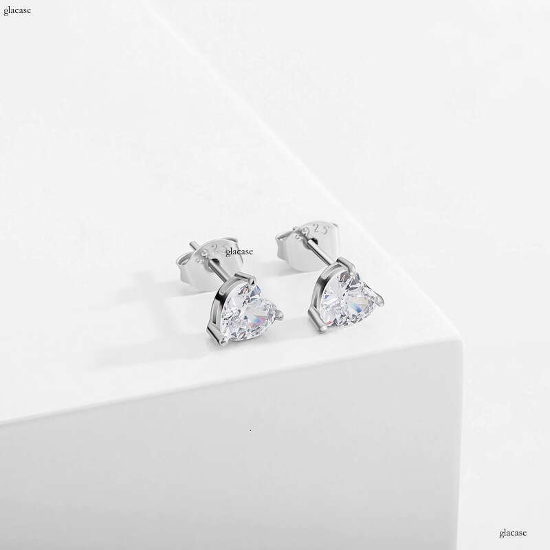 0.1 - 1 ct Sier Inlaid Moissanite Heart Stud Earrings Hip Hop Jewelry