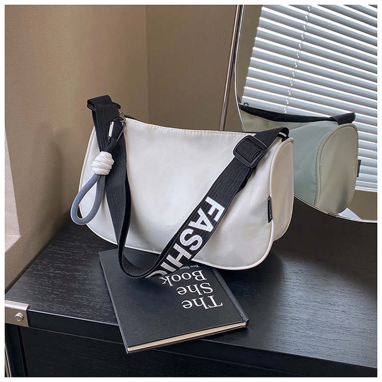 Niche Design Luxury Bag Cute Commuter Single Designer Bag Shoulder Saddle Bag Large Capacity Dumpling Crossbody Bag Casual Versatile Fashion Underarm 