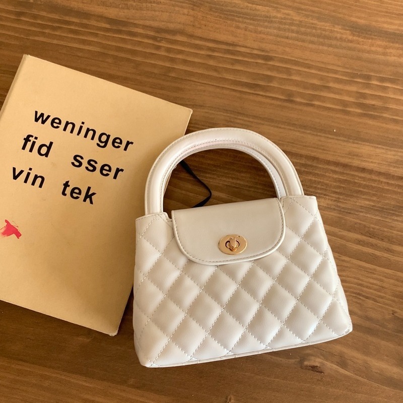High-end Simple Fashion 2025 New Single Shoulder Handbag Quilted Chain ddmymoon