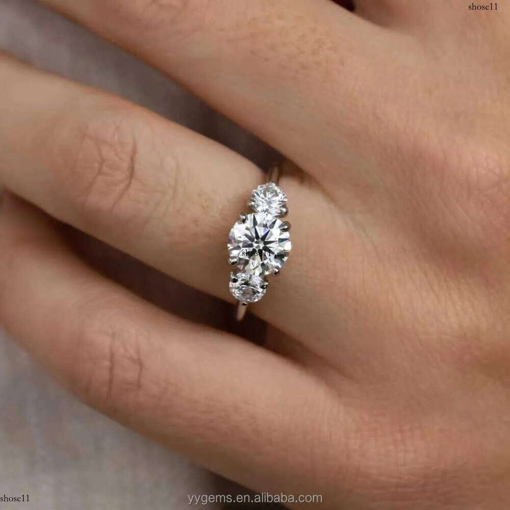 Yu Ying in style 2CT round moissanite center dia with side stones fashion 4 prongs wedding rings 14K jewelry