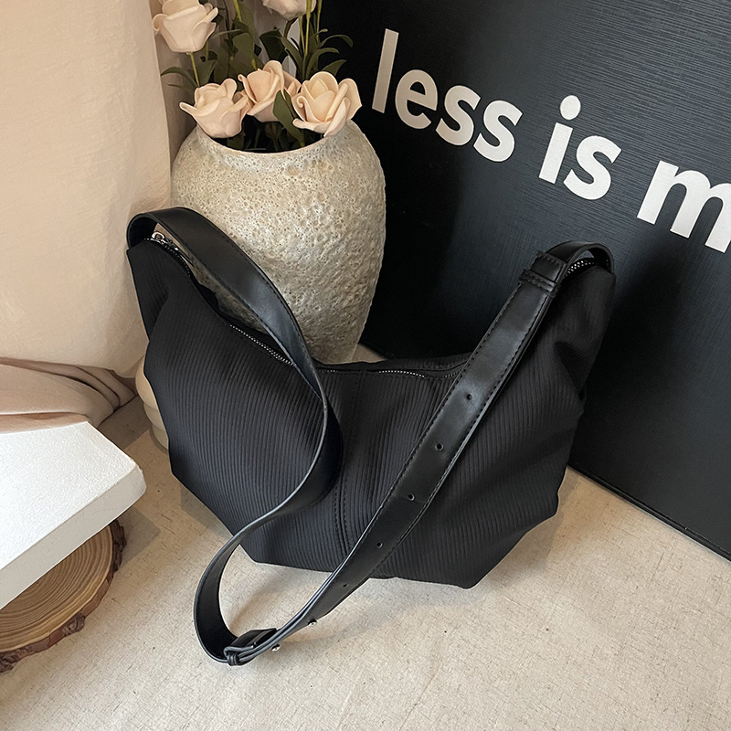 Cross-border Wholesale New Korean Designer Bag Niche Single Shoulder Underarm Bag Retro Crossbody Dumpling Bag Women's Single Luxury Bag Shoulder