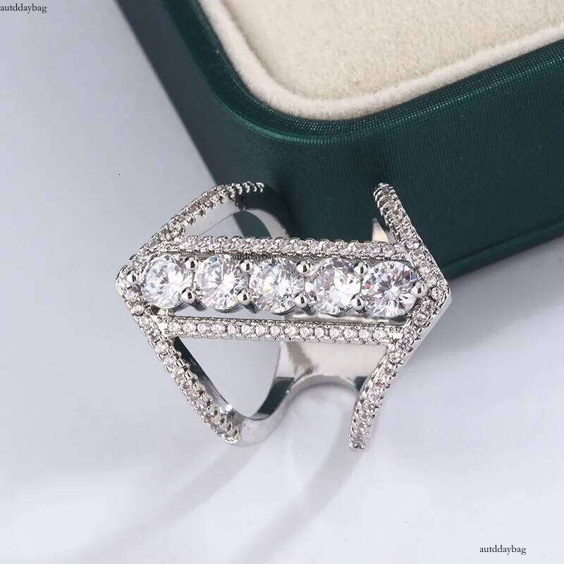Ins Top Sell Wedding Rings Jewelry Sterling Sier Row Drill Lab Moissanite Dia Zircon Party Eternity Women Engagement Band Ring For Lover Gift