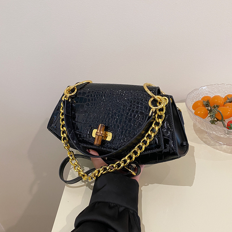 Luxury Bag Women's Bag Autumn Winter New High-end Niche Designer Bag Crocodile Pattern Retro Crossbody Bag Versatile Hot-selling Chain Shoulder B