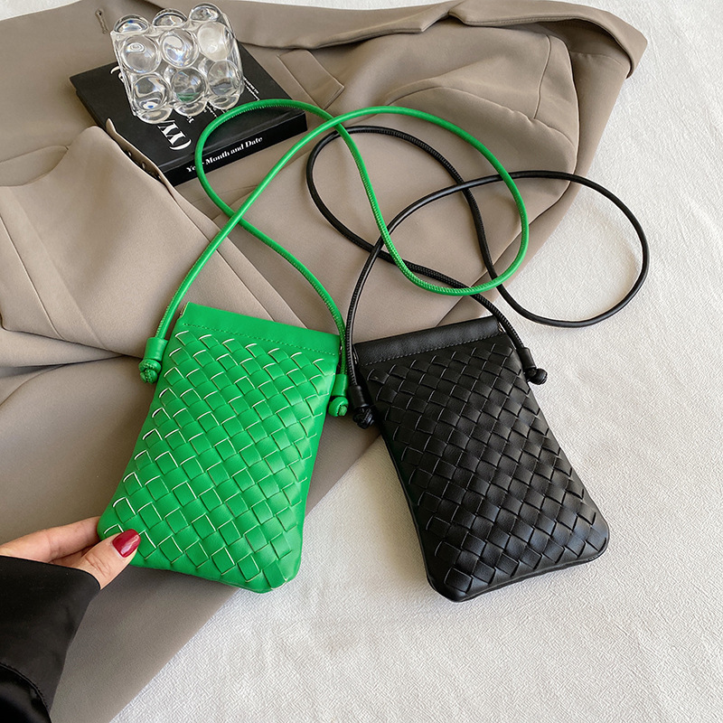 Cross-border Super Popular Handwoven Small Bag For Women 2024 Luxury Bagfree Shipping Designer New High-end Versatile Commuter Vertical Crossbody Phon