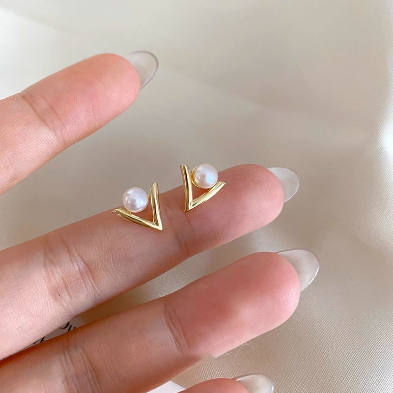 S999 Pure Silver Needle Triangle Freshwater Pearl Earrings Free Shipping Designer Luxury Jewelry New Women's Clip On Non Perforated Ear Accessori