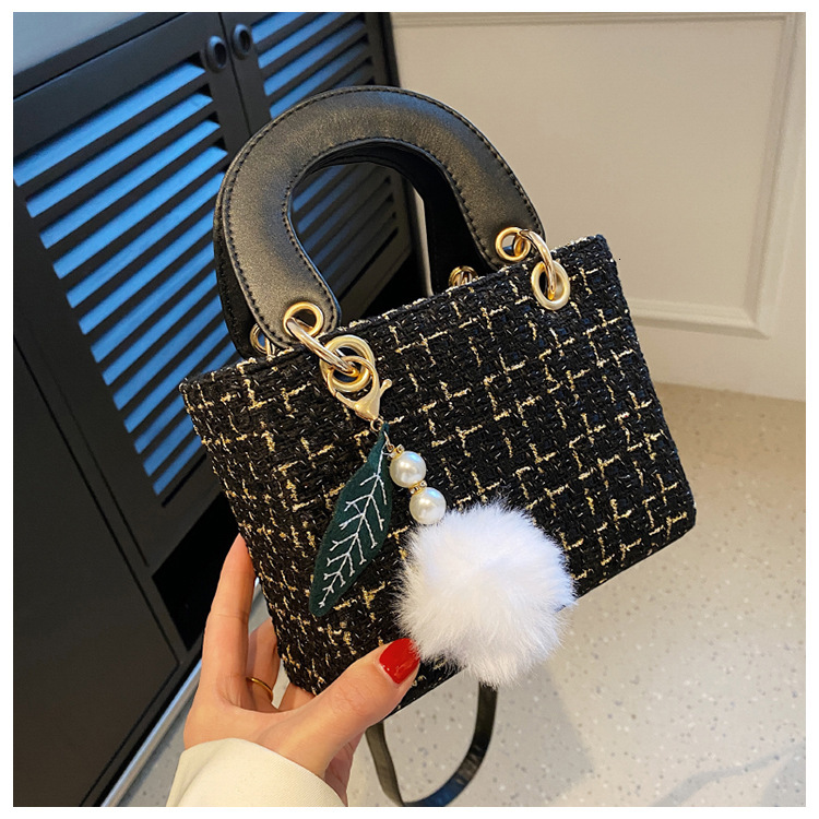 Niche Design New Fashion Versatile Crossbody High-Quality Texture Sweet Cool Handbag ddmymoon