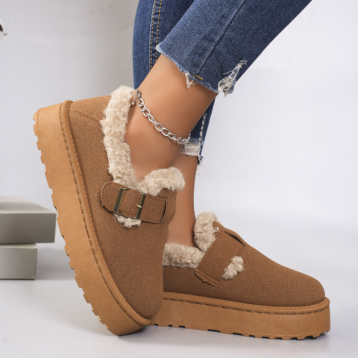 hot Free delivery designer woman boots Velvet cotton boots with short sleeves comfortable snow boots anti slip and warm boots