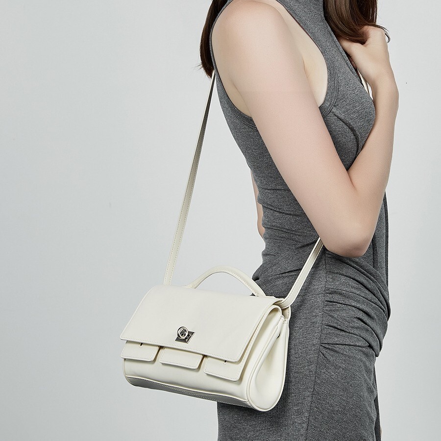 Korean Style Niche Solid Color Single Shoulder For Women New Fashionable Chic Crossbody Bag With Simple Texture Design Handbag