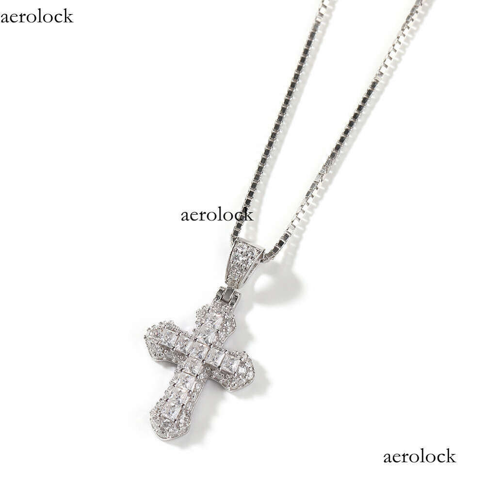 Gold-Plated Fashion Mini Cross Personality Versatile Short Clavicle Chain for Women with Inlaid Dias Trendy Jewelry