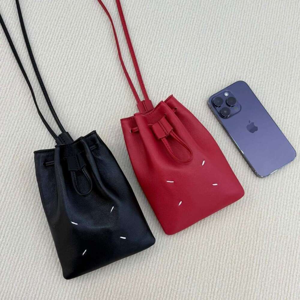 Fashion Summer New Single Shoulder Crossbody Coin Phone Mini Simple Niche Design Sheepskin Women's Bag designer bag B5