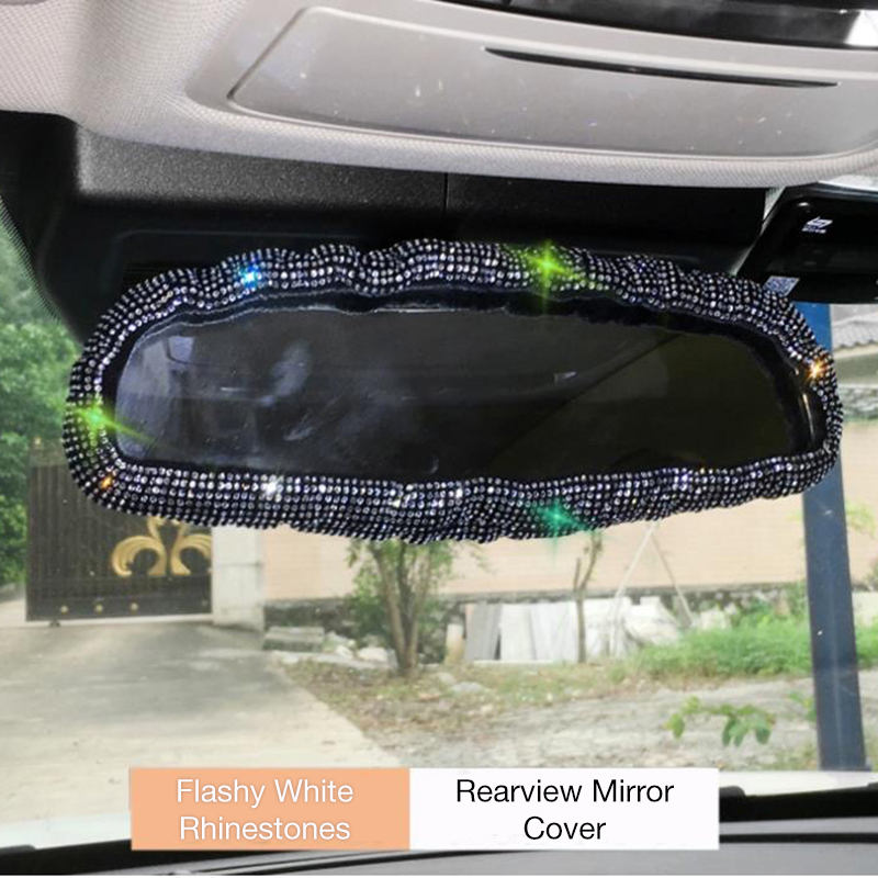 The blue-stained diamond brake lever cover of the car is studded with diamonds, and the entire cover is fully covered with diamonds.