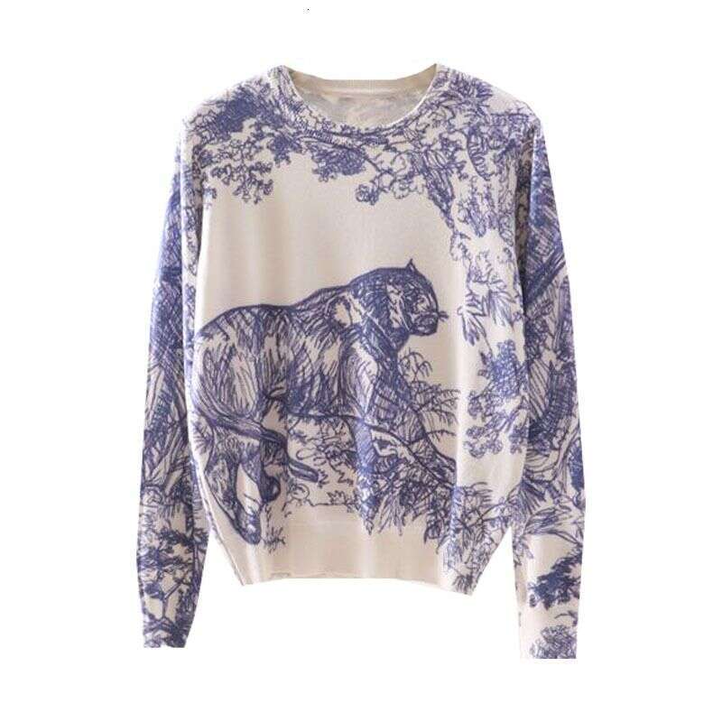 Women's Fashionable Jungle Tiger Print Pattern Round Neck Long-Sleeved Versatile Bottoming Sweater Trend