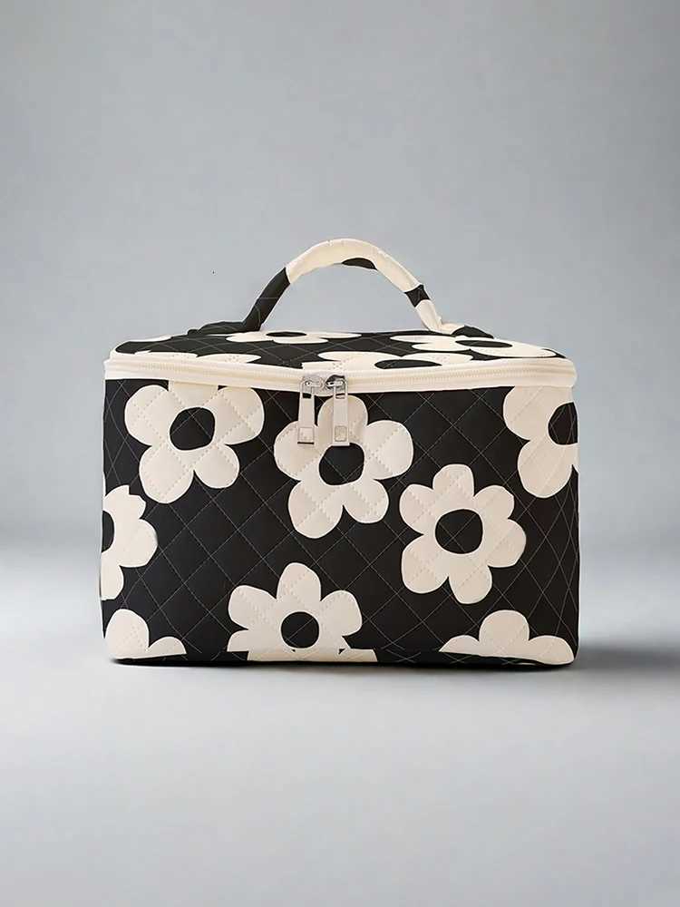 1pcPortable travel cosmetics with small yellow flower patterns large capacity travel storage bag cute and stylish makeup bag Y2508091