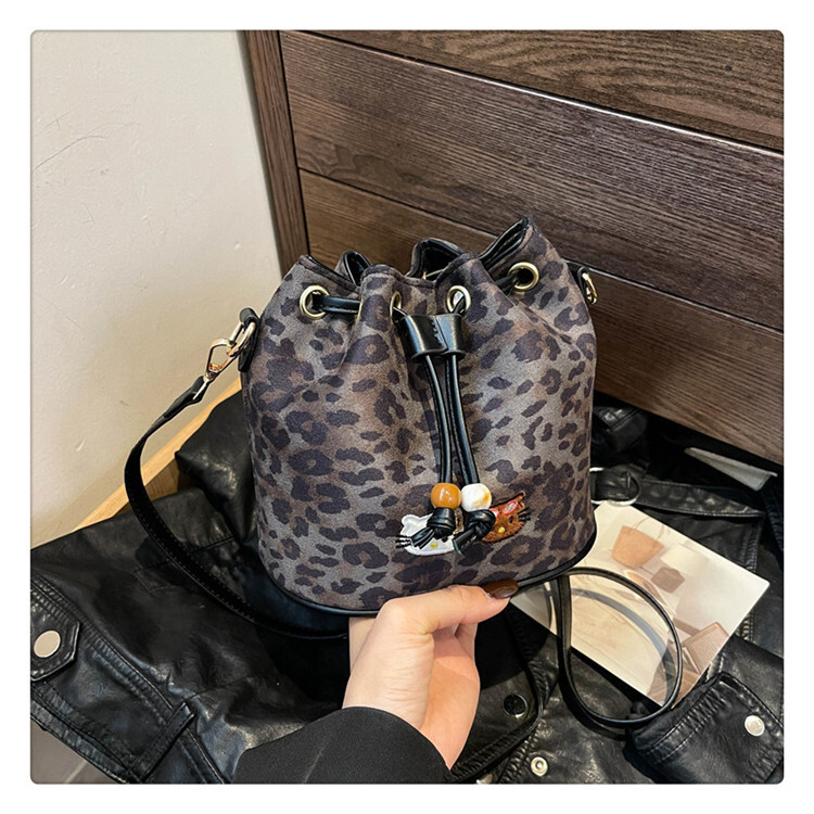 New Women's Luxury Bag Fashion Leopard Print High-end Bucket Bag Fashion Versatile Cross-border Wholesale Trendy Retro Designer Bag Single Should