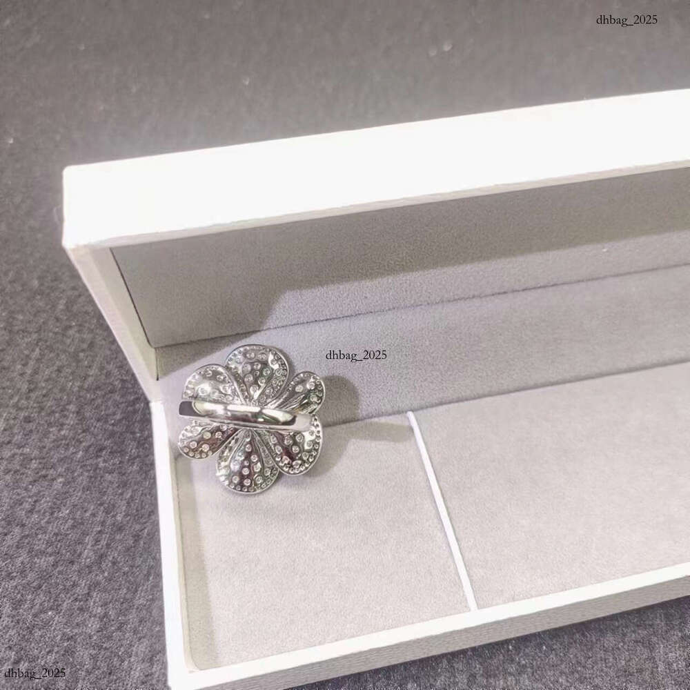2024 Autumn Style Personalized Silver Full Inlaid VVS Moissanite Flower Hip-Hop Men's Ring Jewelry Wholesale