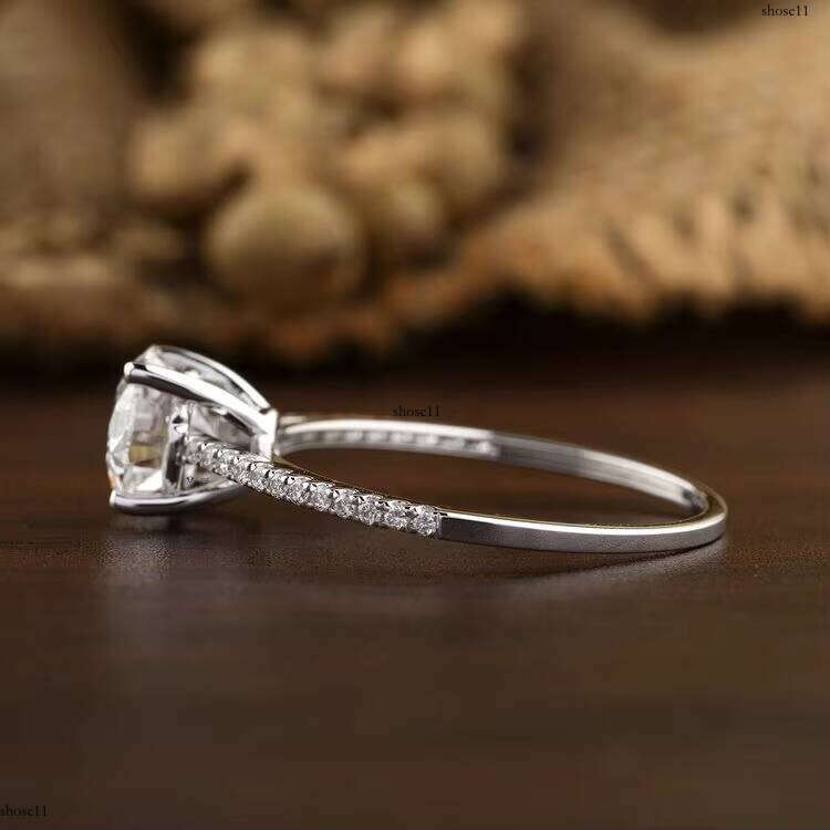 Hot Sale Custom Gold Bling White Round 1.0ct 4 Claw Prongs Moissanite Dia Women Engagement Wedding Ring