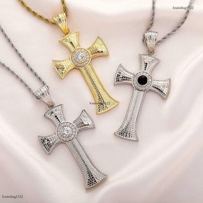 Light Cross Necklace Micro Paved Purple Moissanite chain Sterling Silver Gold-Plated Fashionable Temperament Titanium Steel Twist Chain
