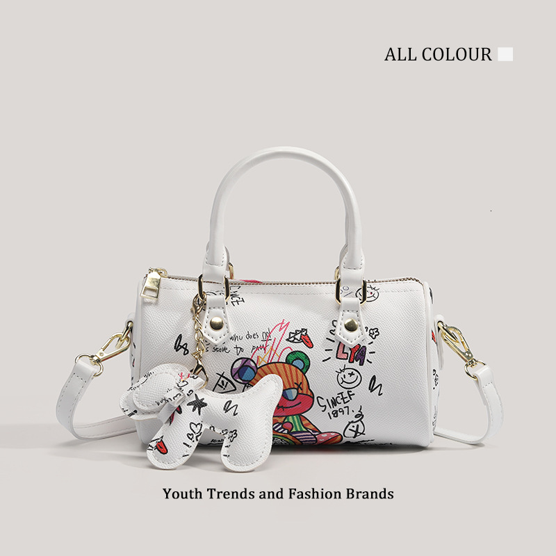 2025 New Graffiti Handbag Bear Bucket Fashion Single Shoulder Crossbody Bag ddmymoon